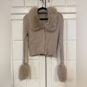 Women's Ribbed Sweater with Faux Fur Trim - Tan